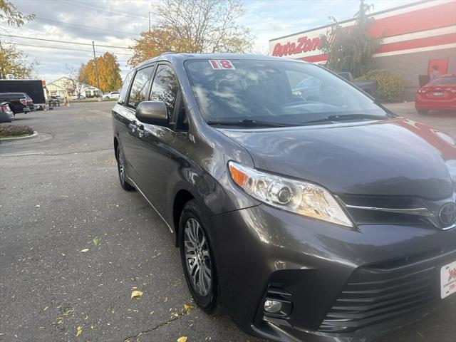 2018 Toyota Sienna XLE 8-Pass 3.5L 4dr