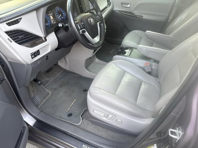 2018 Toyota Sienna XLE 8-Pass 3.5L 4dr