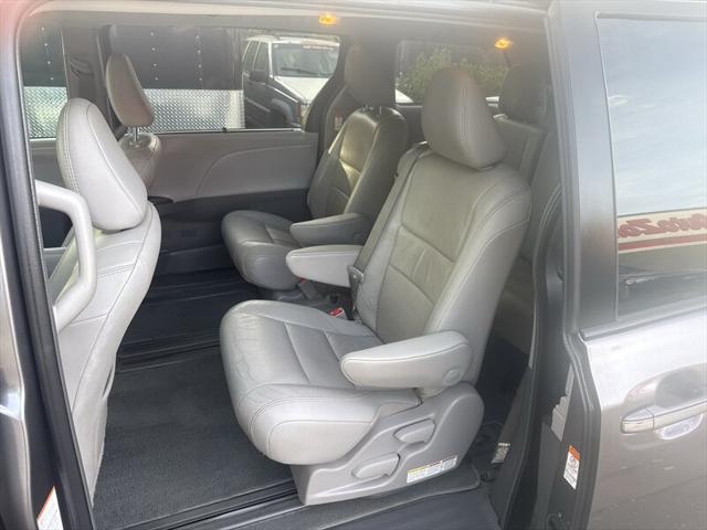 2018 Toyota Sienna XLE 8-Pass 3.5L 4dr