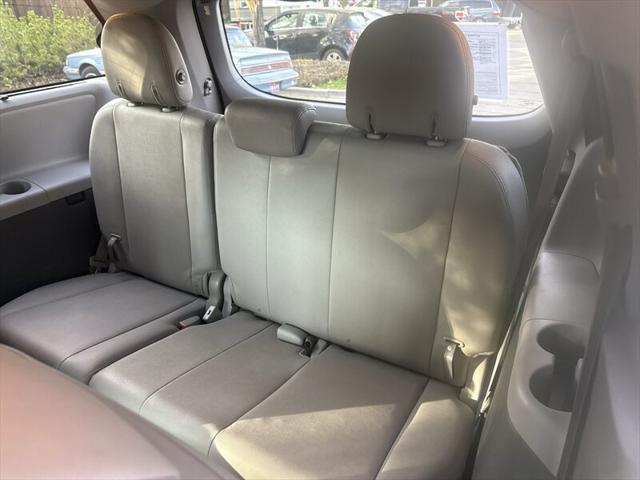2018 Toyota Sienna XLE 8-Pass 3.5L 4dr