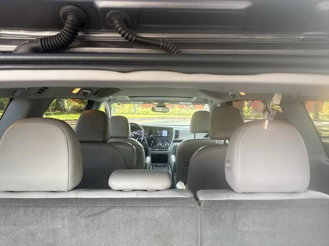 2018 Toyota Sienna XLE 8-Pass 3.5L 4dr
