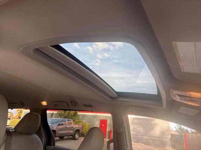 2018 Toyota Sienna XLE 8-Pass 3.5L 4dr