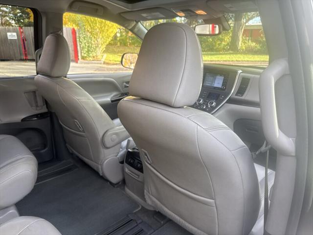 2018 Toyota Sienna XLE 8-Pass 3.5L 4dr