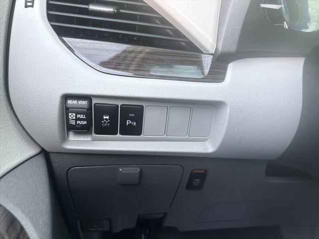 2018 Toyota Sienna XLE 8-Pass 3.5L 4dr