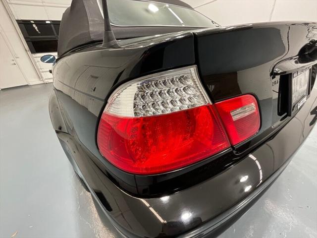 2005 BMW M3 Convertible / 3.2L 6Cyl / 6-SPEED MANUAL/69K MILES