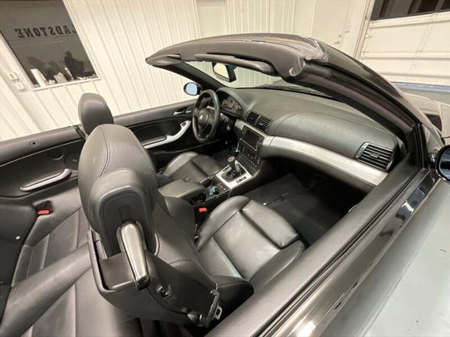 2005 BMW M3 Convertible / 3.2L 6Cyl / 6-SPEED MANUAL/69K MILES