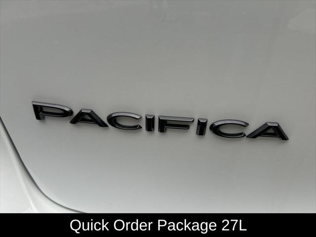 2026 Chrysler Pacifica Select AWD