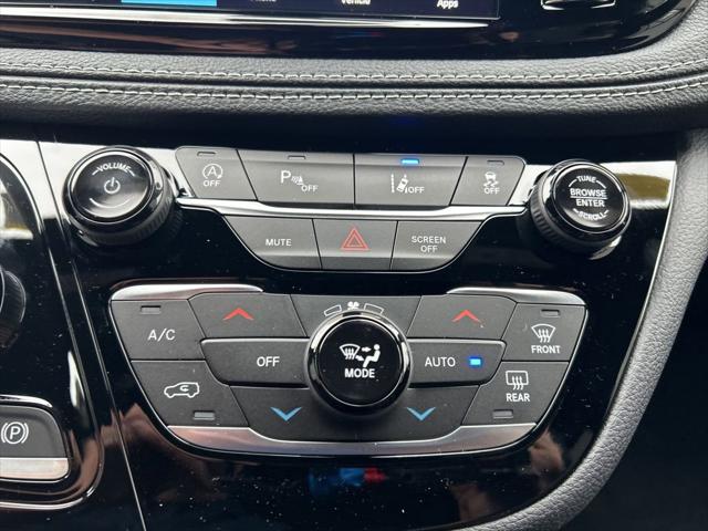 2026 Chrysler Pacifica Select AWD