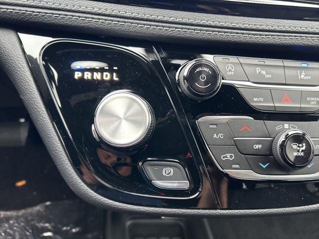 2026 Chrysler Pacifica Select AWD