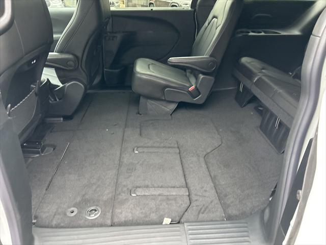 2026 Chrysler Pacifica Select AWD