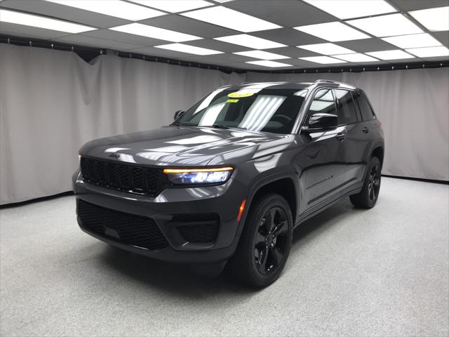 2023 Jeep Grand Cherokee Altitude 4x4 2023 Jeep Grand Cherokee Altitude 4x4