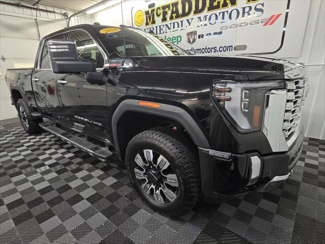2024 GMC Sierra 2500HD 4WD Crew Cab Standard Bed Denali
