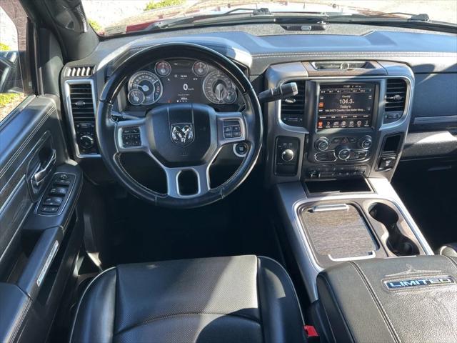 2017 RAM 2500 Limited Crew Cab 4x4 64 Box 2017 RAM 2500 Limited Crew Cab 4x4 64 Box