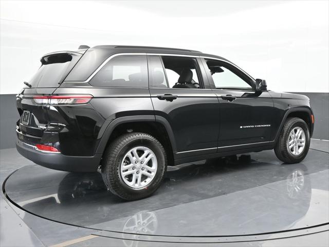 2024 Jeep Grand Cherokee Laredo 4x2