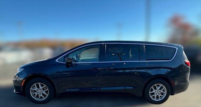 2024 Chrysler Pacifica Touring L 2024 Chrysler Pacifica Touring L