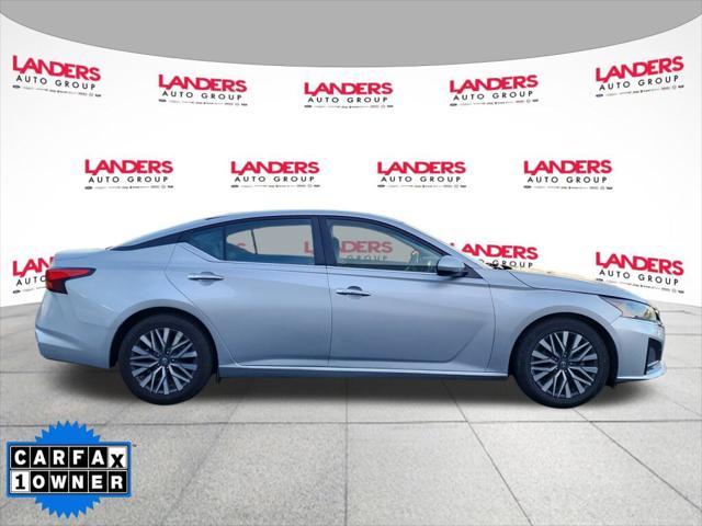 2023 Nissan Altima SV FWD