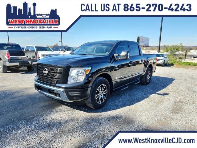 2024 Nissan TITAN Crew Cab SV 4x4