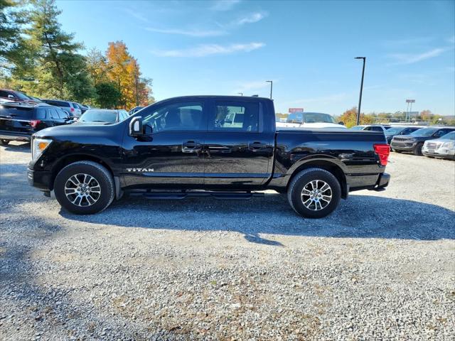 2024 Nissan TITAN Crew Cab SV 4x4