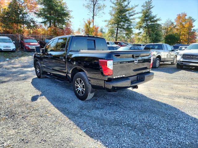 2024 Nissan TITAN Crew Cab SV 4x4
