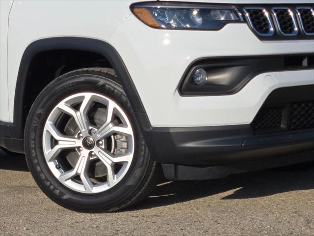 2025 Jeep Compass Latitude 4x4 2025 Jeep Compass Latitude 4x4