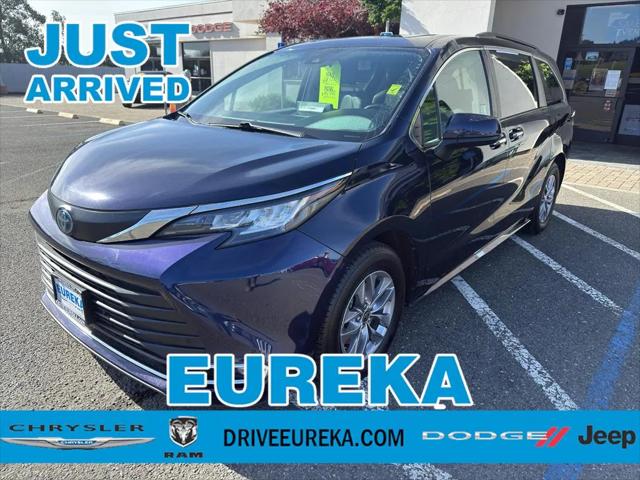 2023 Toyota Sienna XLE 2023 Toyota Sienna XLE