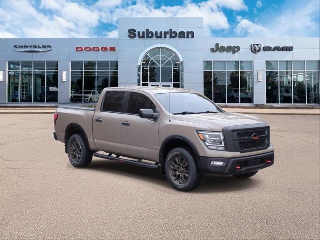 2021 Nissan TITAN Crew Cab PRO-4X 4x4 2021 Nissan TITAN Crew Cab PRO-4X 4x4