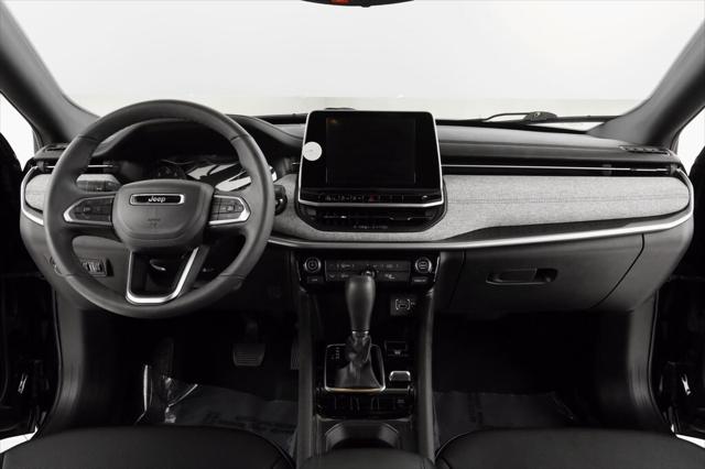 2025 Jeep Compass Latitude 4x4 2025 Jeep Compass Latitude 4x4