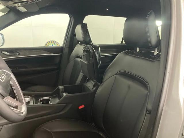 2025 Jeep Grand Cherokee L Limited 4x4