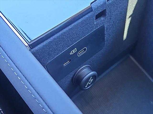 2026 Volvo XC90 Ultra, B6 AWD Gas (mild hybrid), Gasoline, Bright, 7 Seats