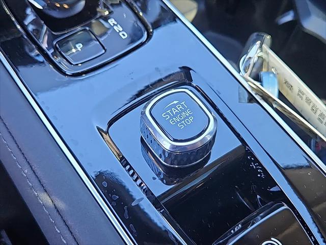 2026 Volvo XC90 Ultra, B6 AWD Gas (mild hybrid), Gasoline, Bright, 7 Seats