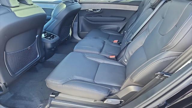 2026 Volvo XC90 Ultra, B6 AWD Gas (mild hybrid), Gasoline, Bright, 7 Seats