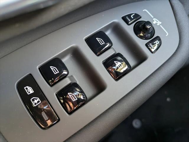 2026 Volvo XC90 Plus, B6 AWD Gas (mild hybrid), Gasoline, Bright, 7 Seats