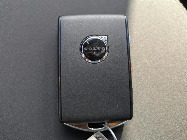 2026 Volvo XC90 Plus, B6 AWD Gas (mild hybrid), Gasoline, Bright, 7 Seats