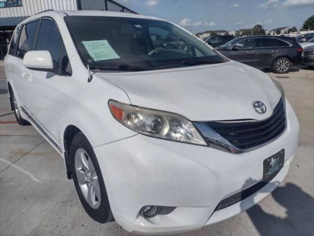 2013 Toyota Sienna LE V6 8 Passenger
