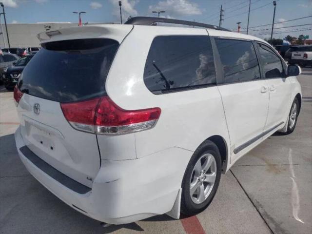 2013 Toyota Sienna LE V6 8 Passenger