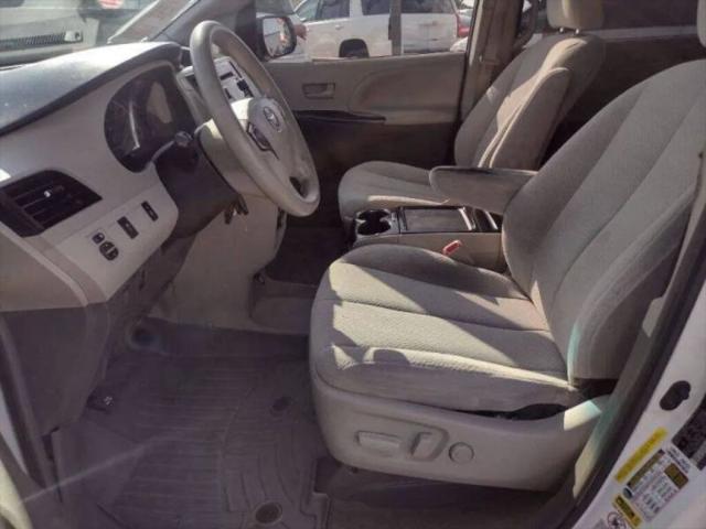 2013 Toyota Sienna LE V6 8 Passenger