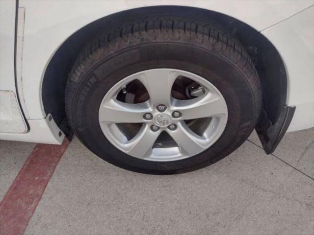 2013 Toyota Sienna LE V6 8 Passenger