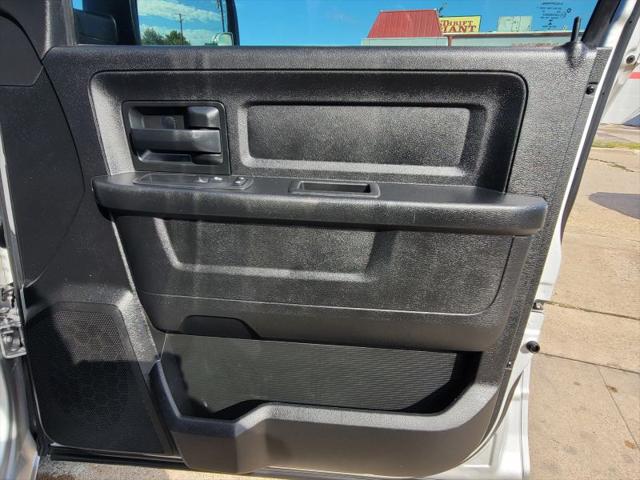 2019 Ram 1500 Classic Express Quad Cab 4x4 6'4" Box