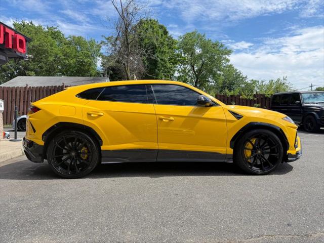 2020 Lamborghini Urus Base