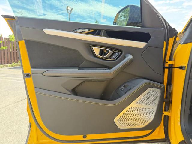 2020 Lamborghini Urus Base