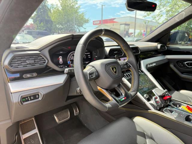 2020 Lamborghini Urus Base