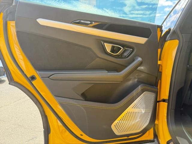 2020 Lamborghini Urus Base