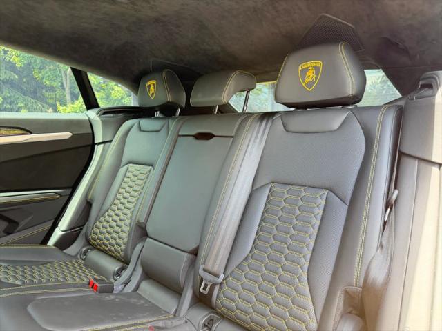 2020 Lamborghini Urus Base