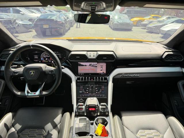 2020 Lamborghini Urus Base