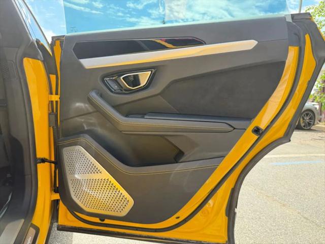 2020 Lamborghini Urus Base