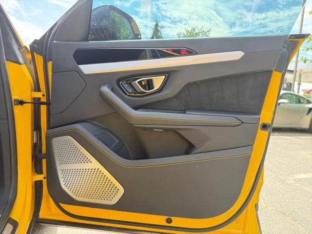 2020 Lamborghini Urus Base