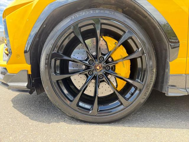 2020 Lamborghini Urus Base