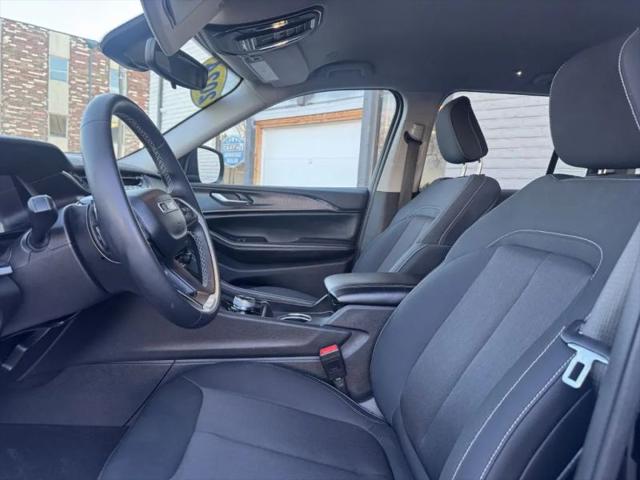 2024 Jeep Grand Cherokee Laredo 4x4