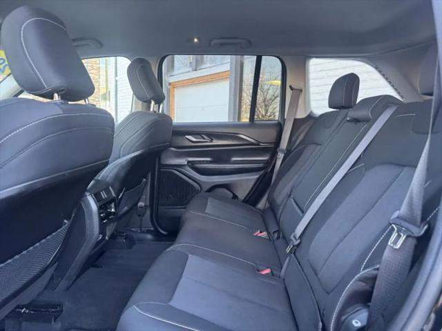 2024 Jeep Grand Cherokee Laredo 4x4