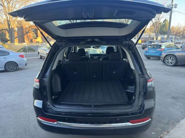 2024 Jeep Grand Cherokee Laredo 4x4